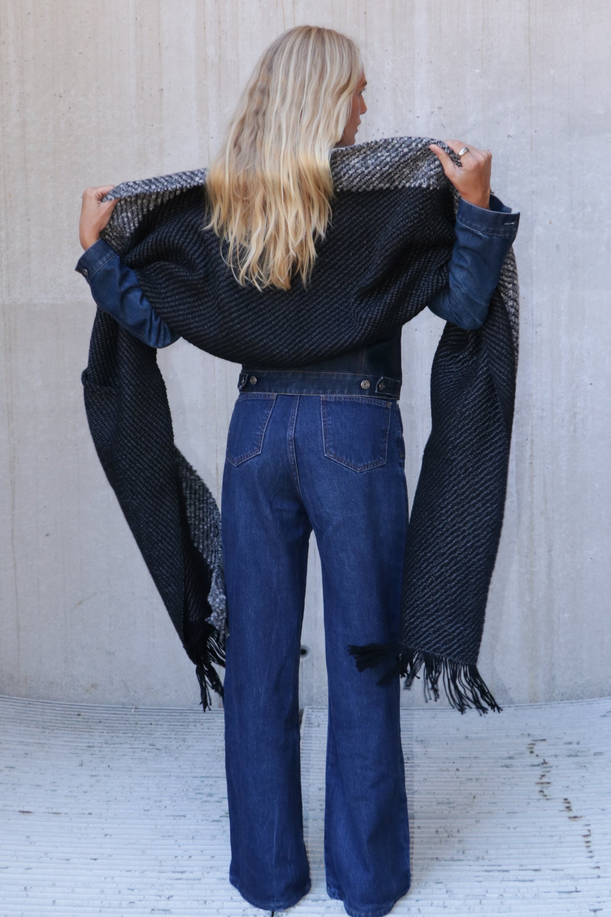 Big Shawl with Pockets Alma - Cashmere - Basalt