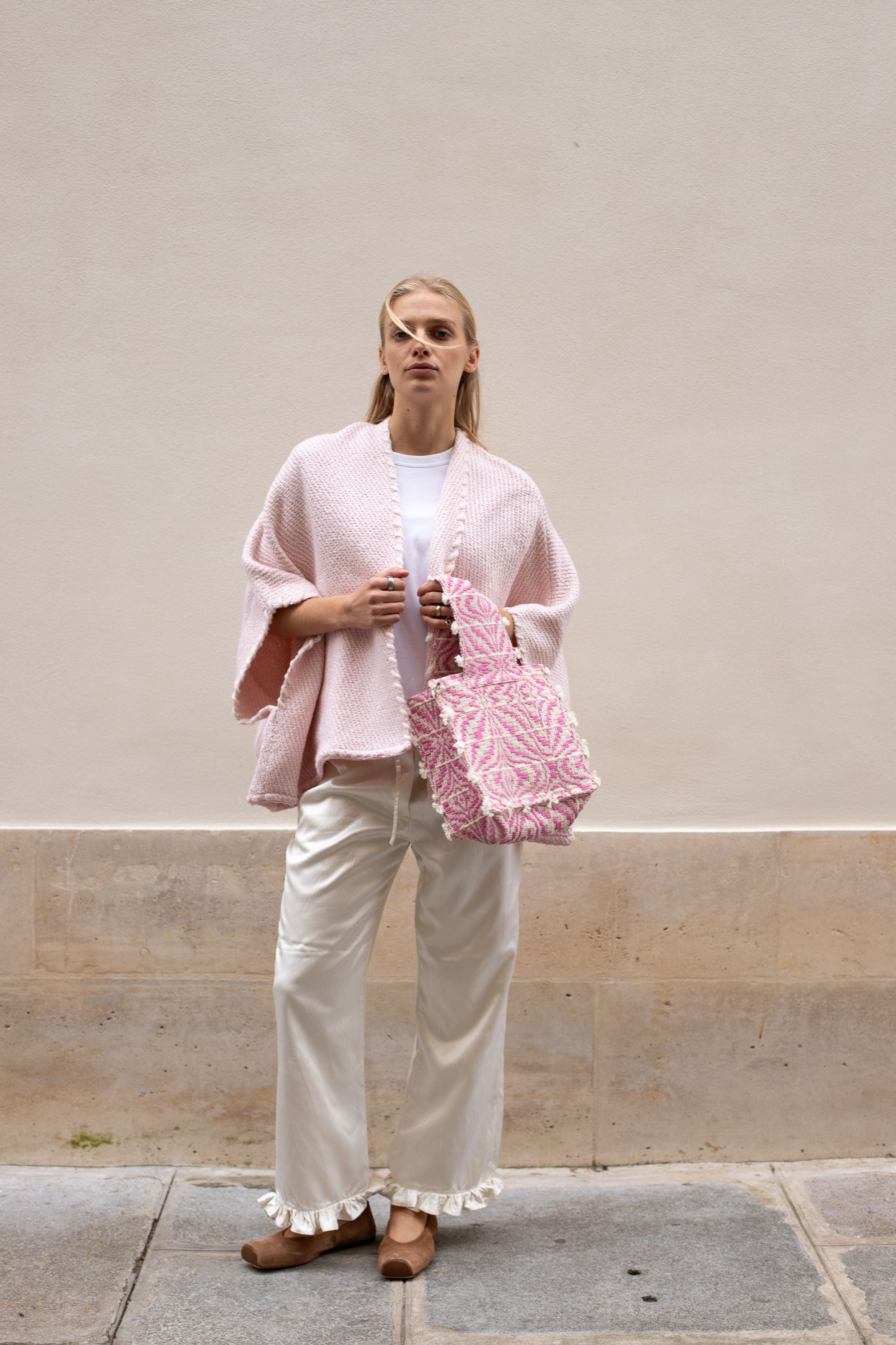 Lose Cardigan Luna, Pink Moon