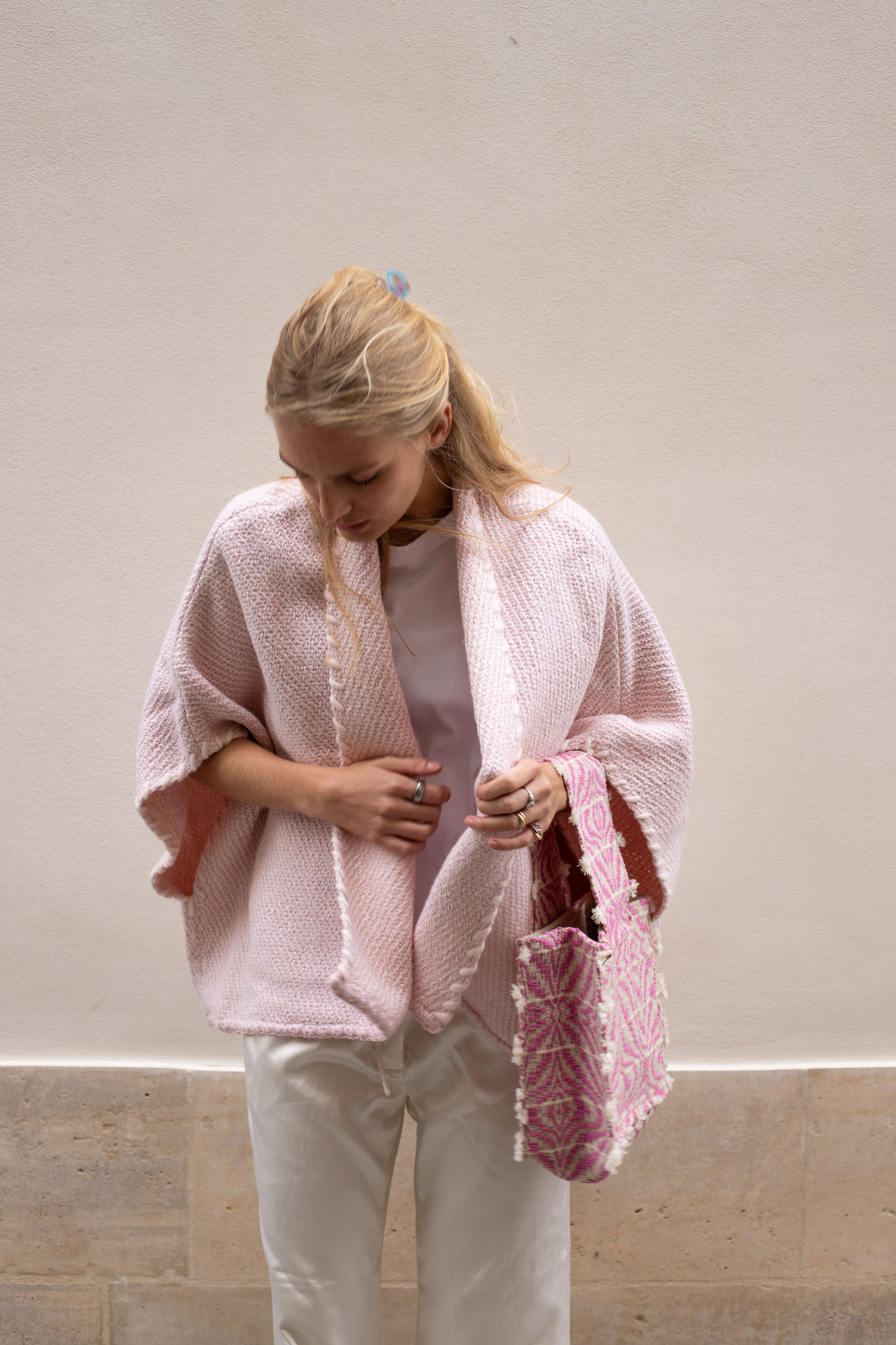 Lose Cardigan Luna, Pink Moon
