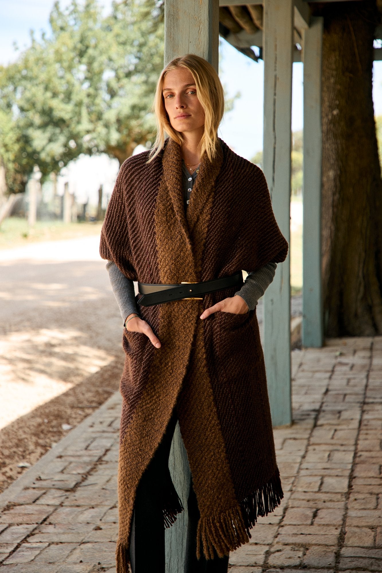 Big Shawl with Pockets Alma - Cashmere - Dark Sable