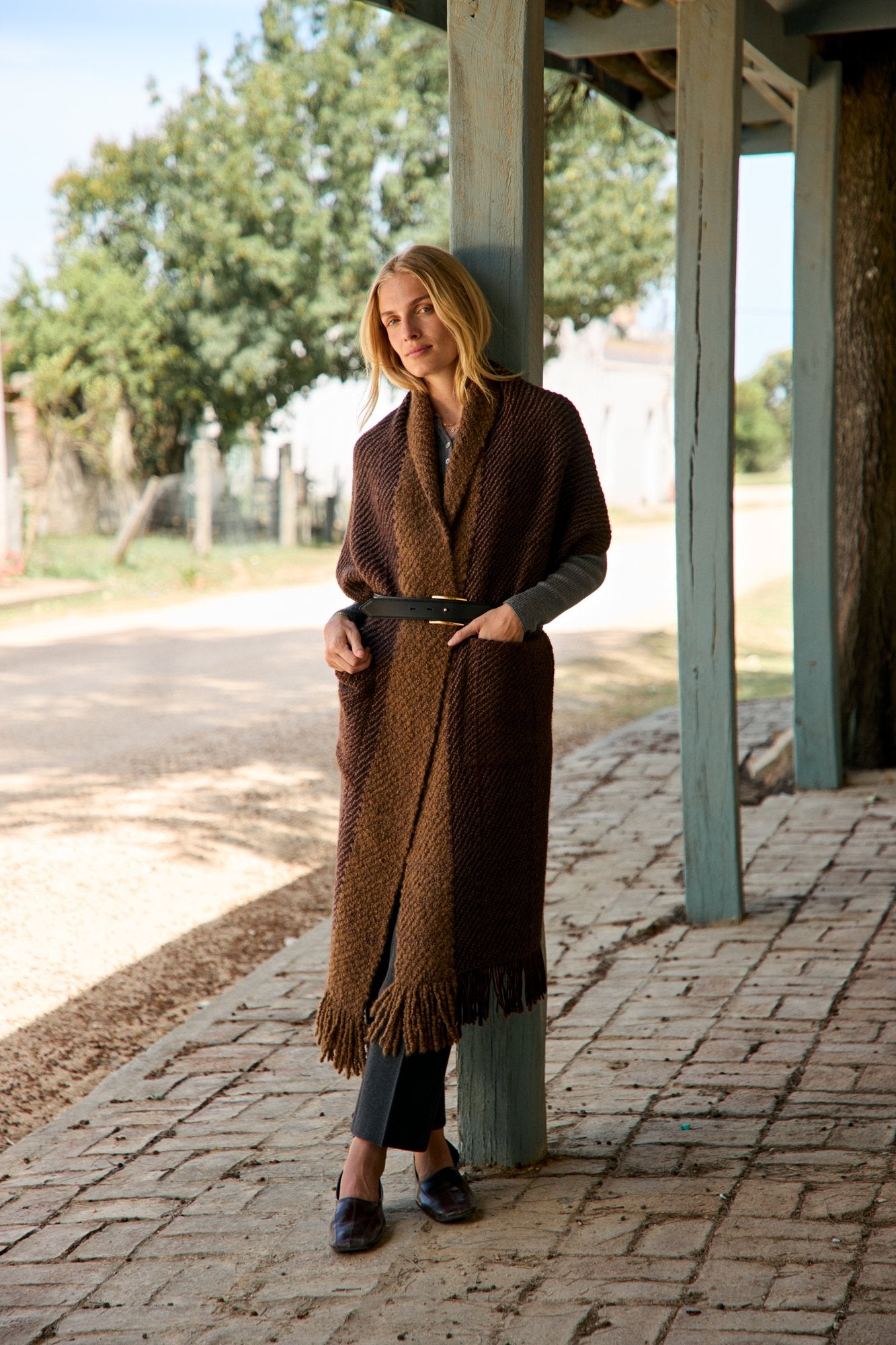 Big Shawl with Pockets Alma - Cashmere - Dark Sable