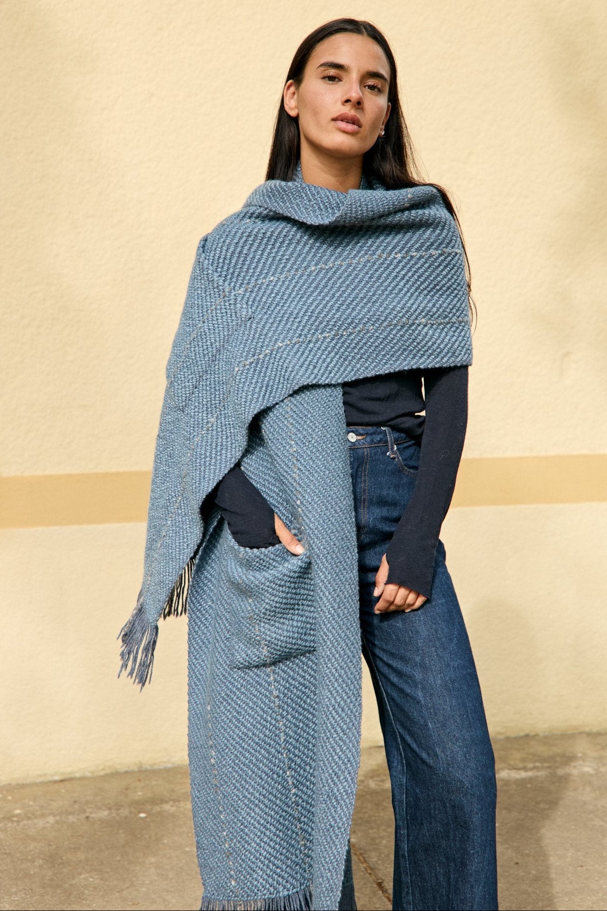 Big Shawl with Pockets Alma - Open Sky